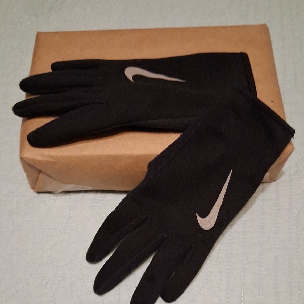 Black Nike Gloves with Swoosh Logo, VGUC